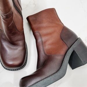 VINTAGE ARIZONA y2k Dark Cognac Leather Two-Toned Chunky Square Toe Heeled Boots